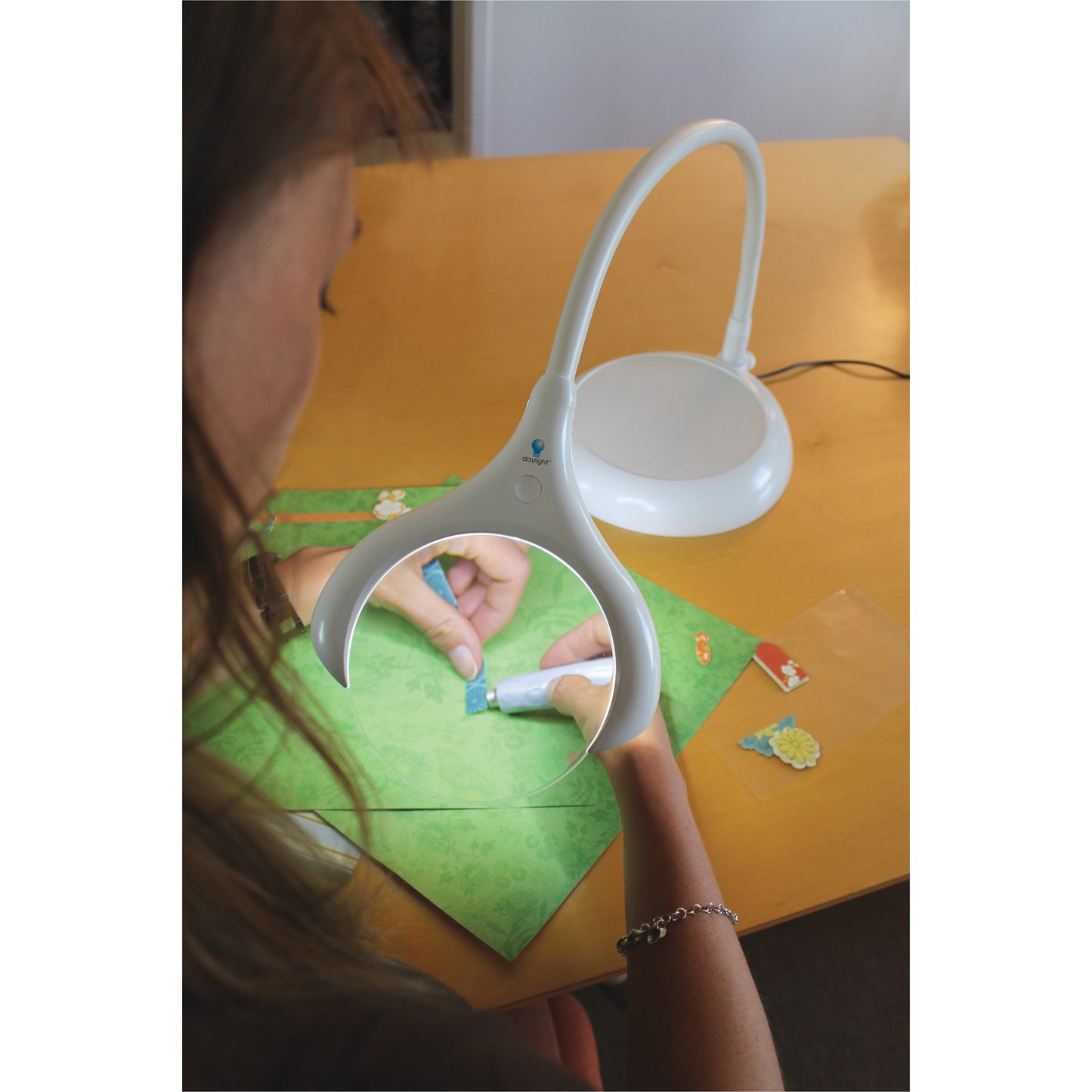 Daylight Company ~ Magnificent Pro Floor or Table LED Magnifying Lamp