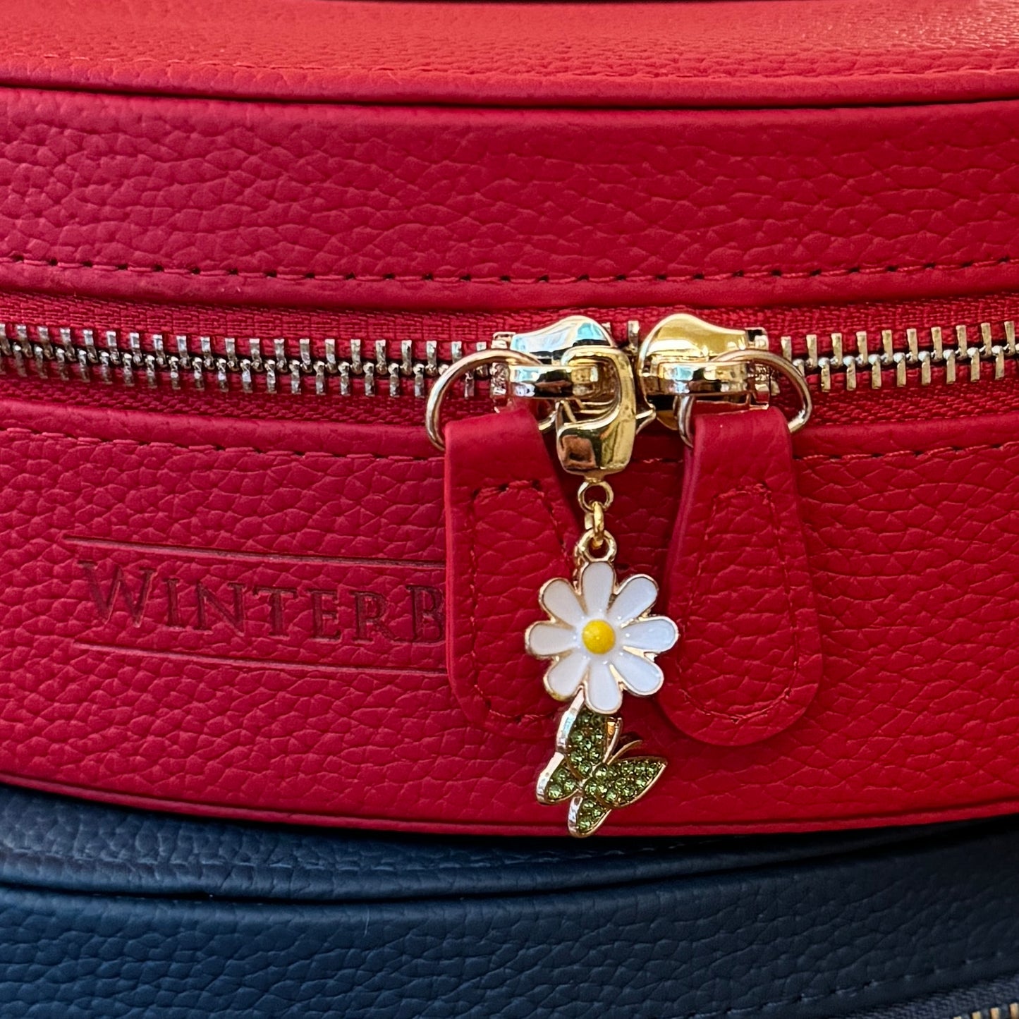 Minnie McBean Zipper Fob | White Daisy and Green Butterfly