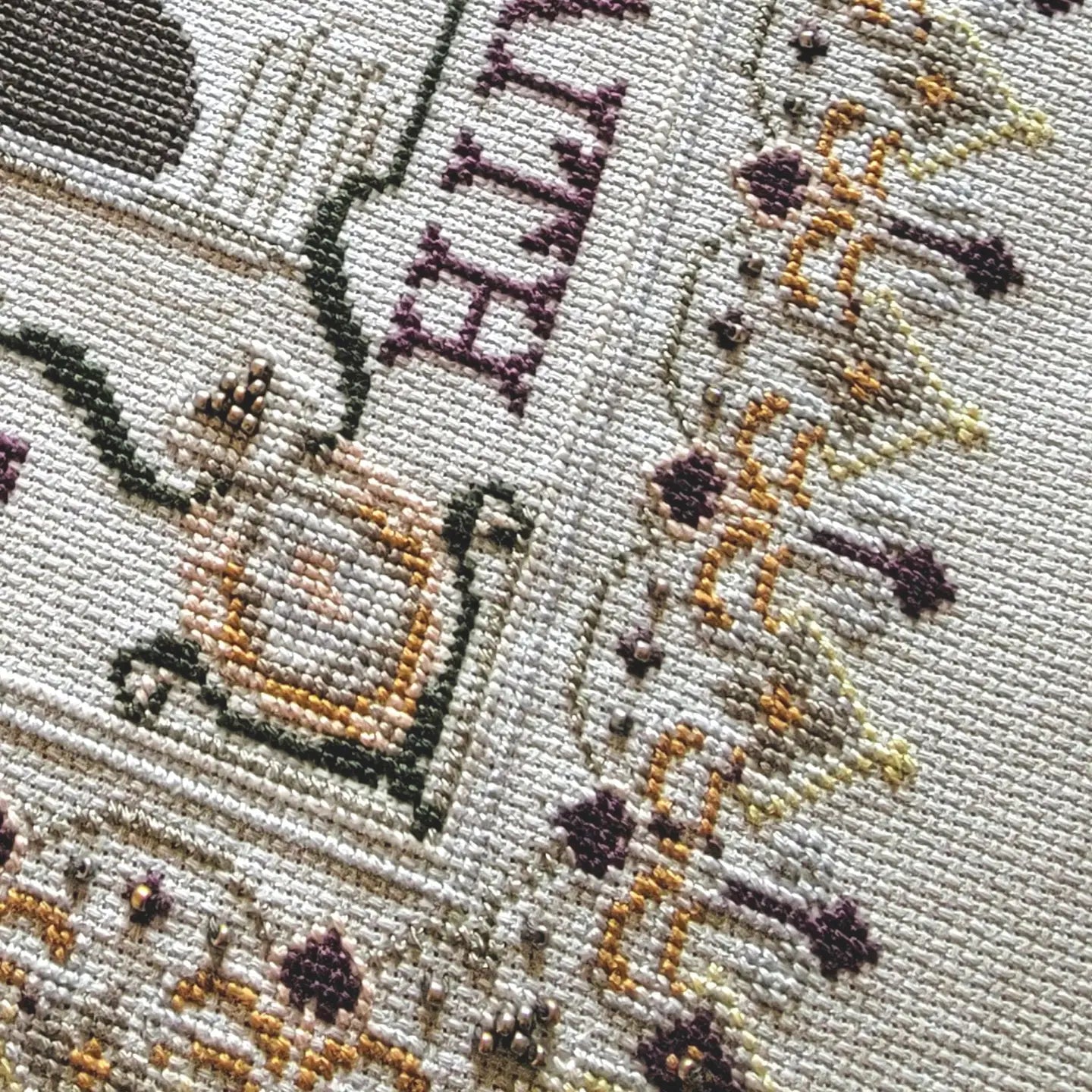The Wishing Thorn | Swan Sampler