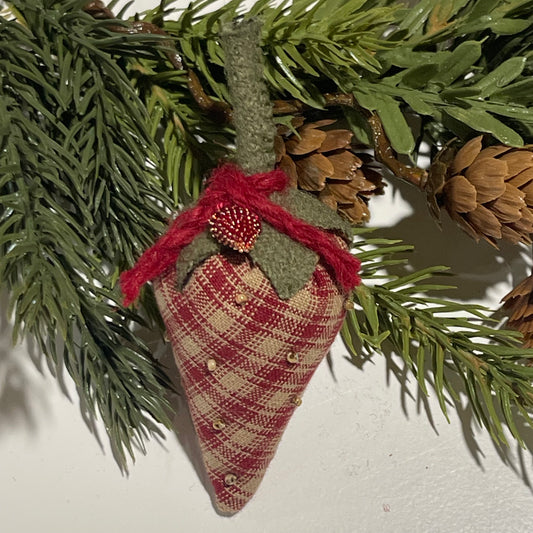 Paxe's Designs ~ Mini Strawberry Pincushion