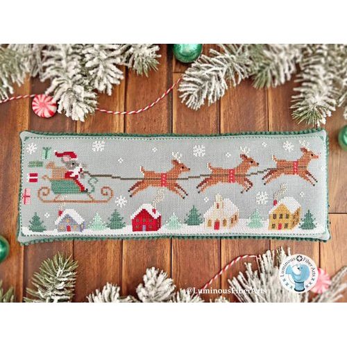 Luminous Fiber Arts ~ Mousecapades 7: Happy Christmas