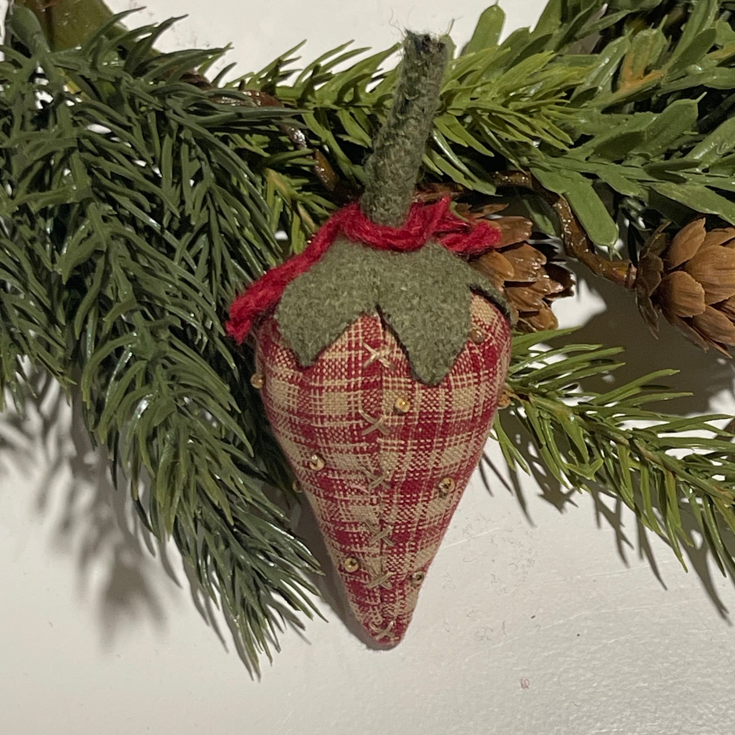 Paxe's Designs ~ Mini Strawberry Pincushion