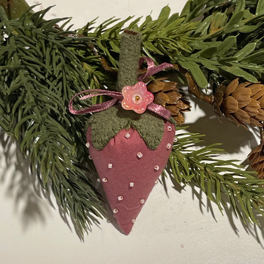 Paxe's Designs ~ Mini Strawberry Pincushion