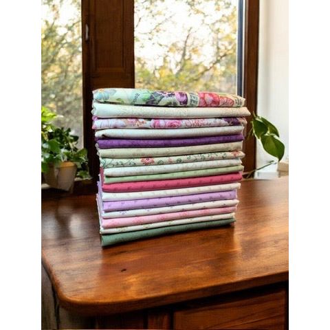 Cottage Lace ~ Fat Quarter Bundle ~ 17 pieces