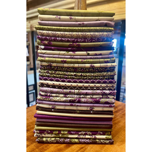 Collections Essence ~ Fat Quarter Bundle 32pcs