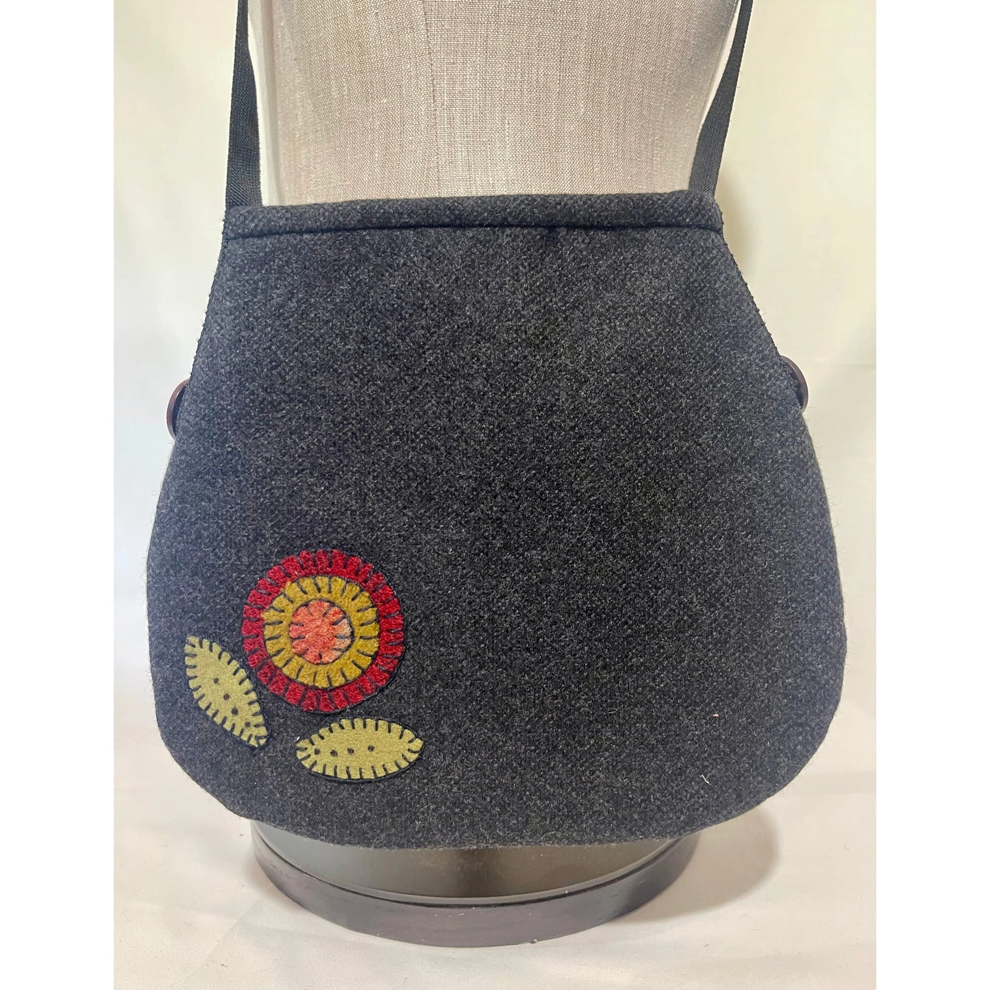 Paxe's Designs | Handmade Wool Purse ~ Penny Flowers
