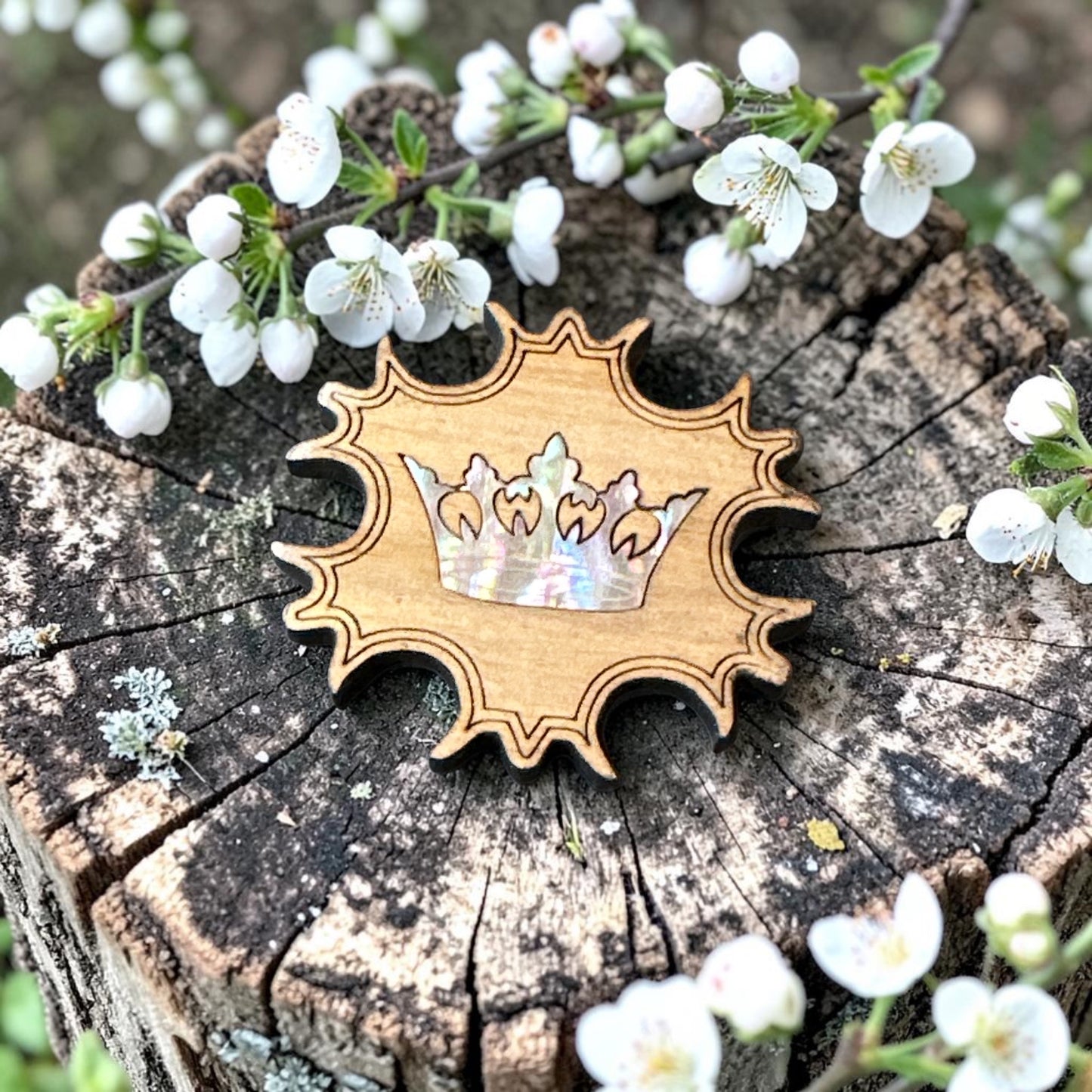 Hobby House Needleworks | Wood Thread Winder with Mother of Pearl Inlay