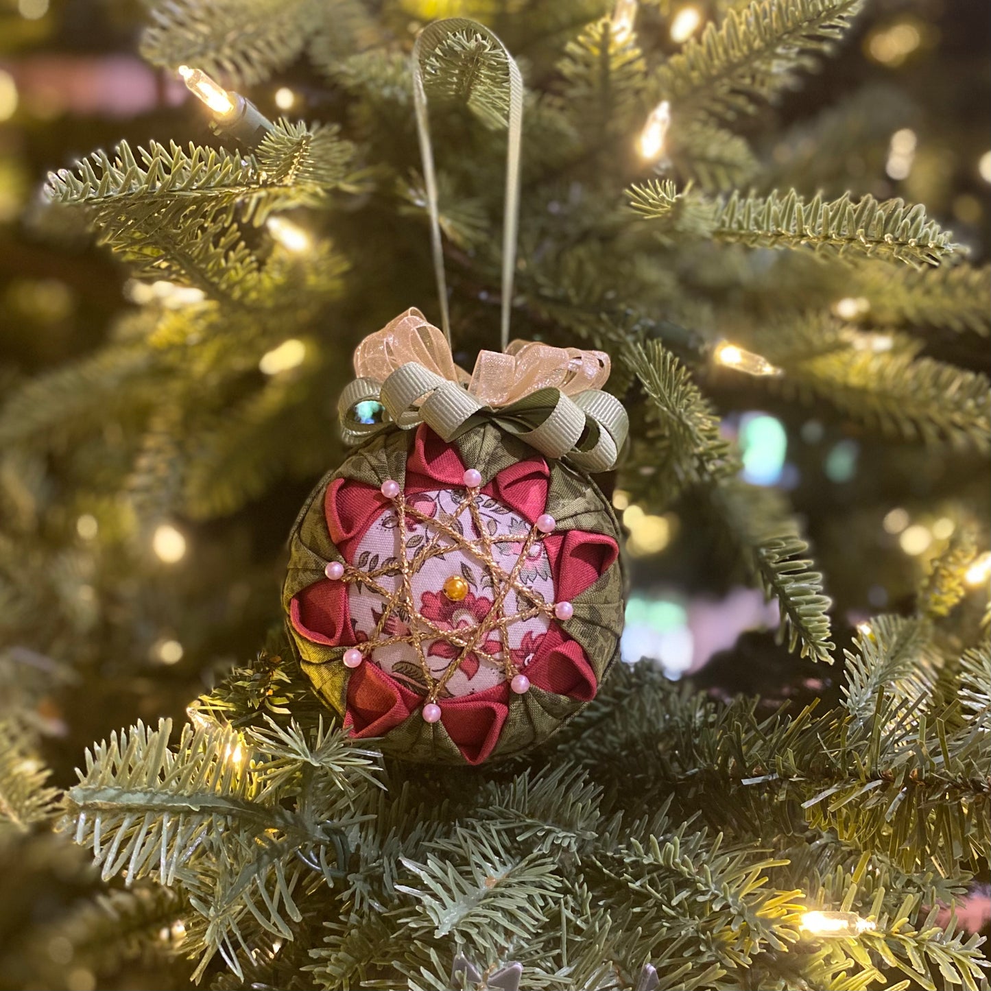 Christmas Ornament ~ Daydream (floral center)