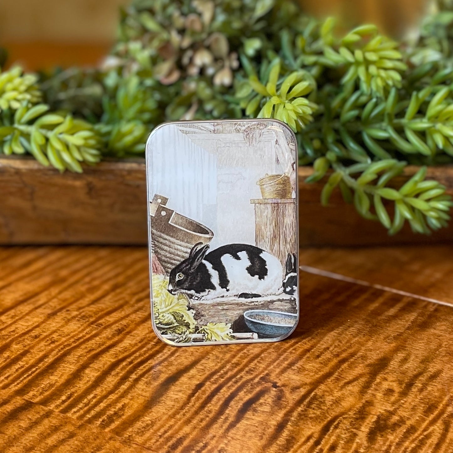 Tin Container with Magnet Large ~ Rabbit