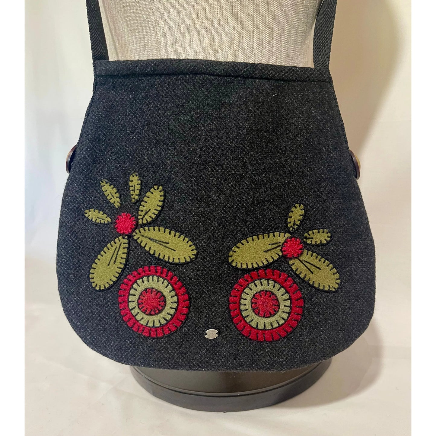 Paxe's Designs | Handmade Wool Purse ~ Penny Flowers