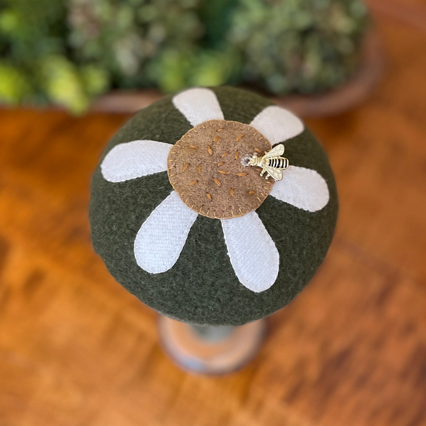 Vintage Bobbin Pincushion | Daisy