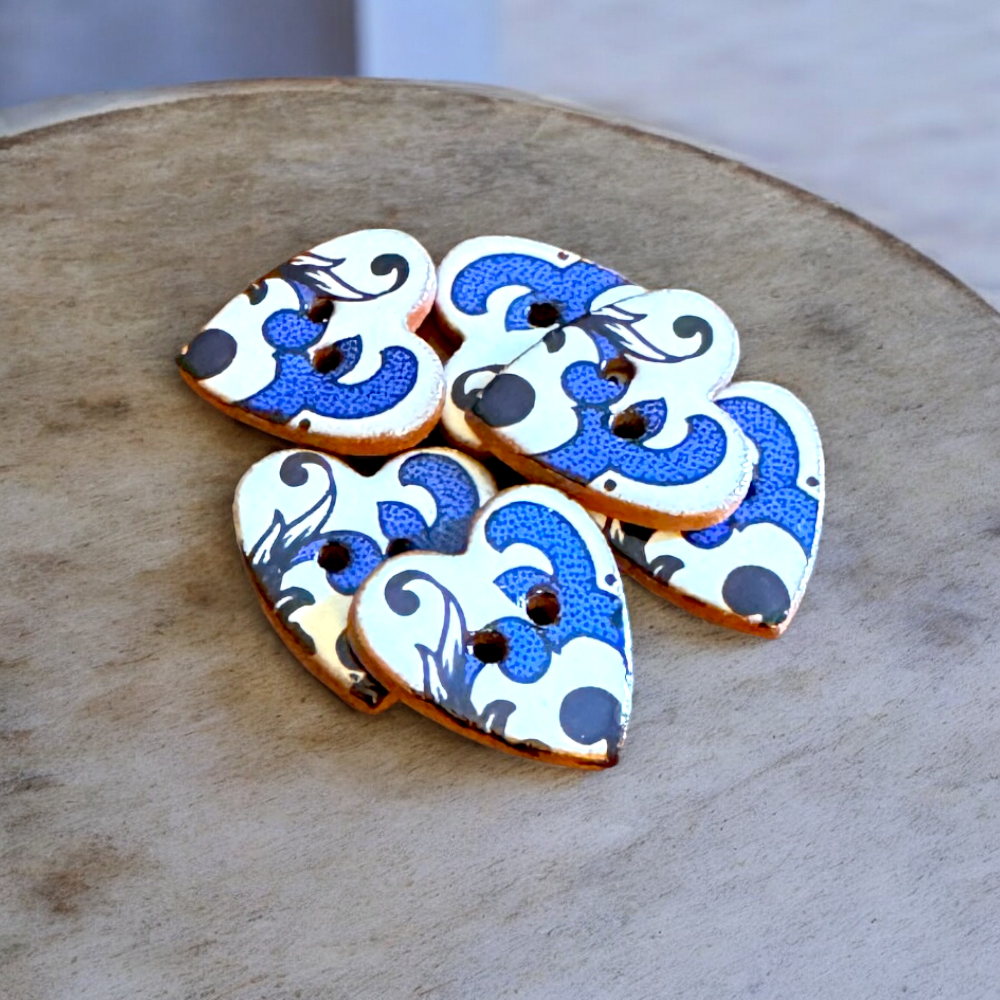 Ceramic Button | Willow Blue & White Small Heart 16mm BL32