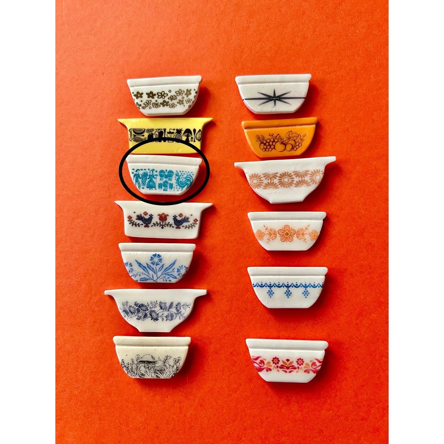Pyrex Needle Minder - Amish Butterprint