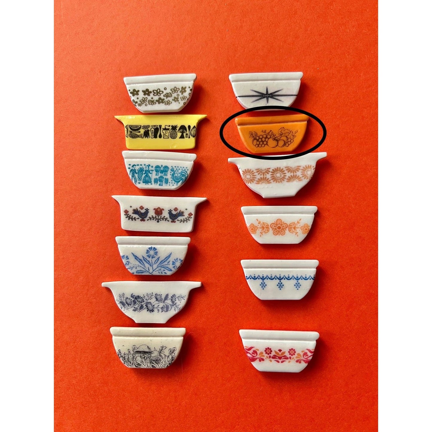 Pyrex Needle Minder - Old Orchard