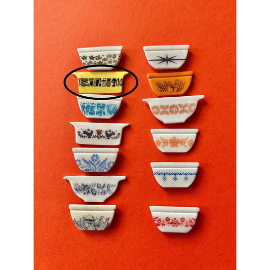 Pyrex Needle Minder - Mod Kitchen