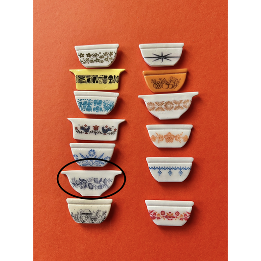 Pyrex Needle Minder - Colonial Mist