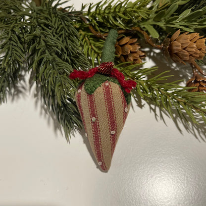 Paxe's Designs ~ Mini Strawberry Pincushion