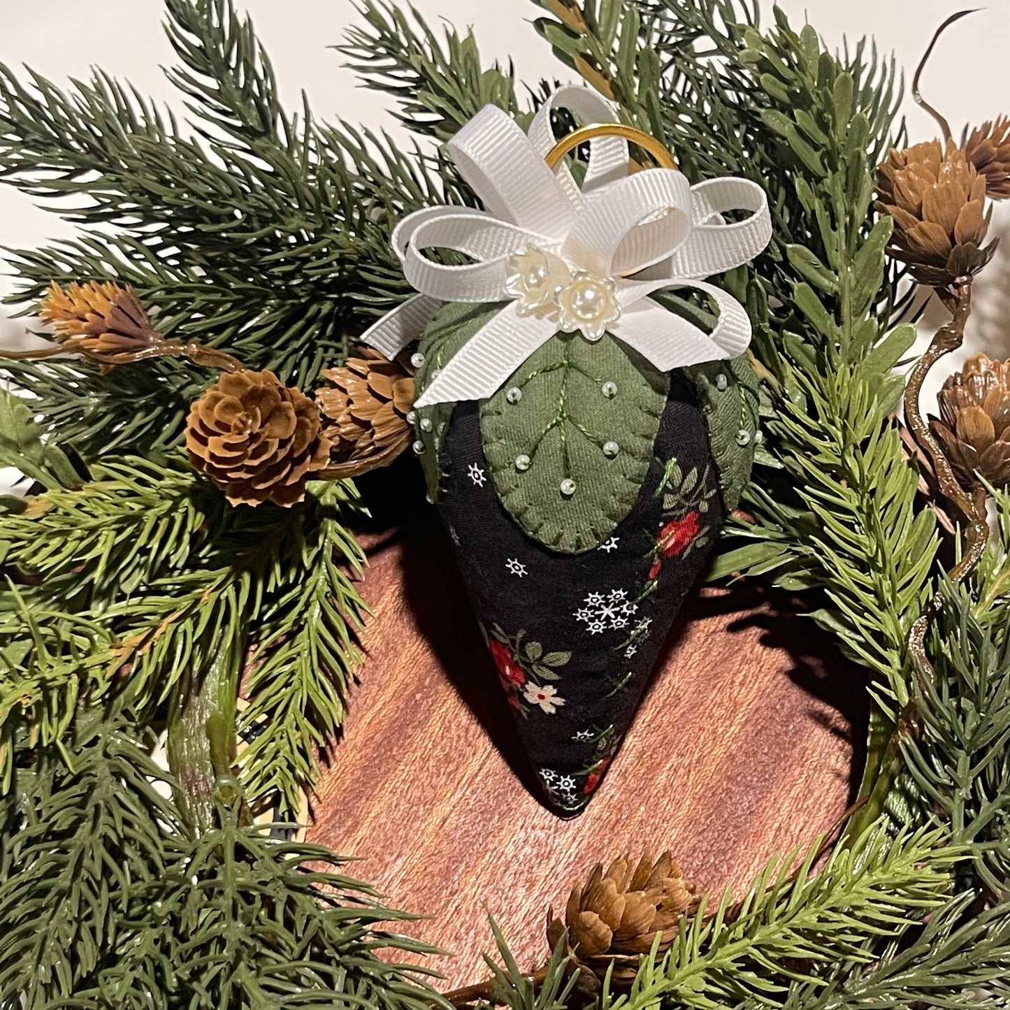 Paxe's Designs ~ Large Christmas Strawberry Pincushion