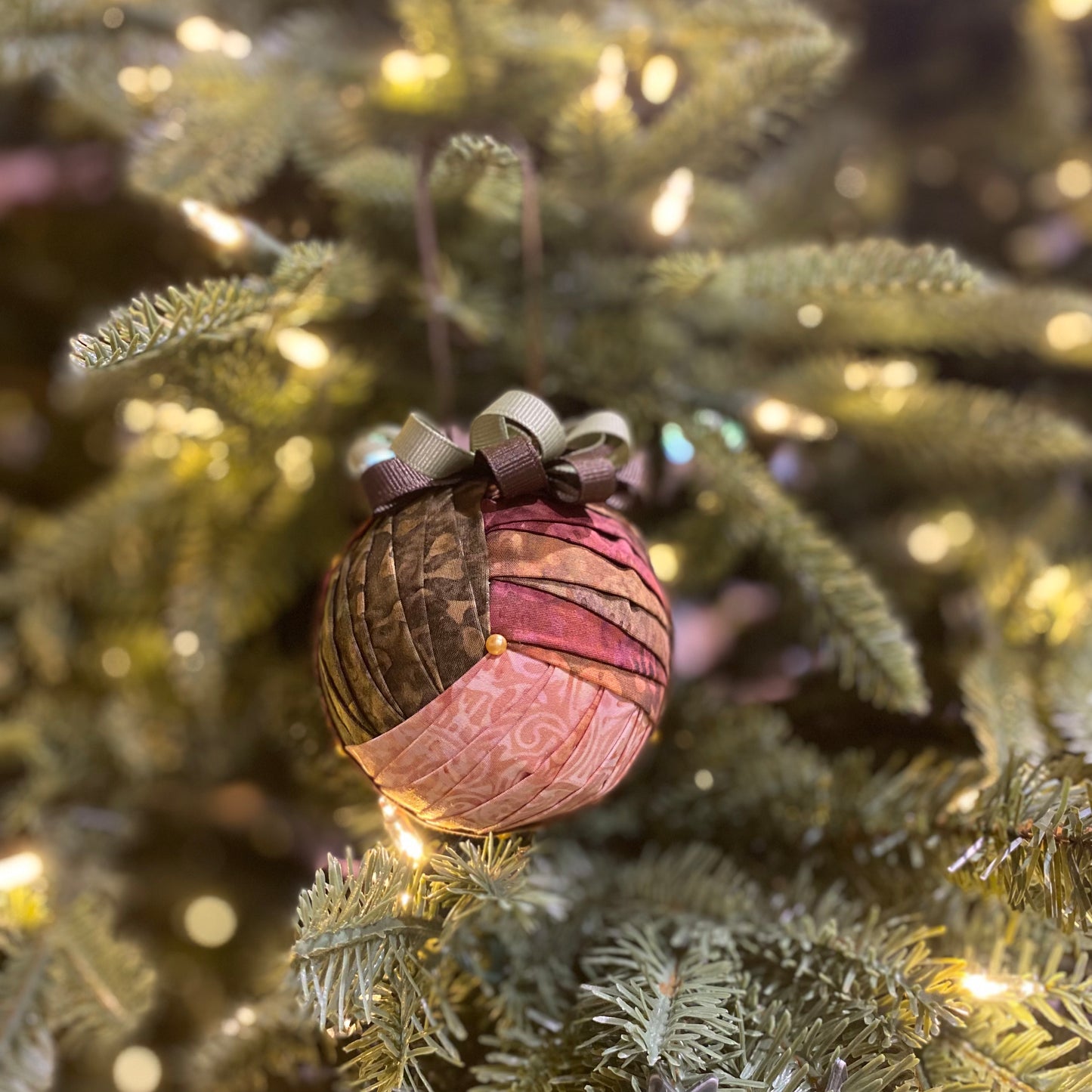 Christmas Ornament ~ Trinity Knot (earth tones)