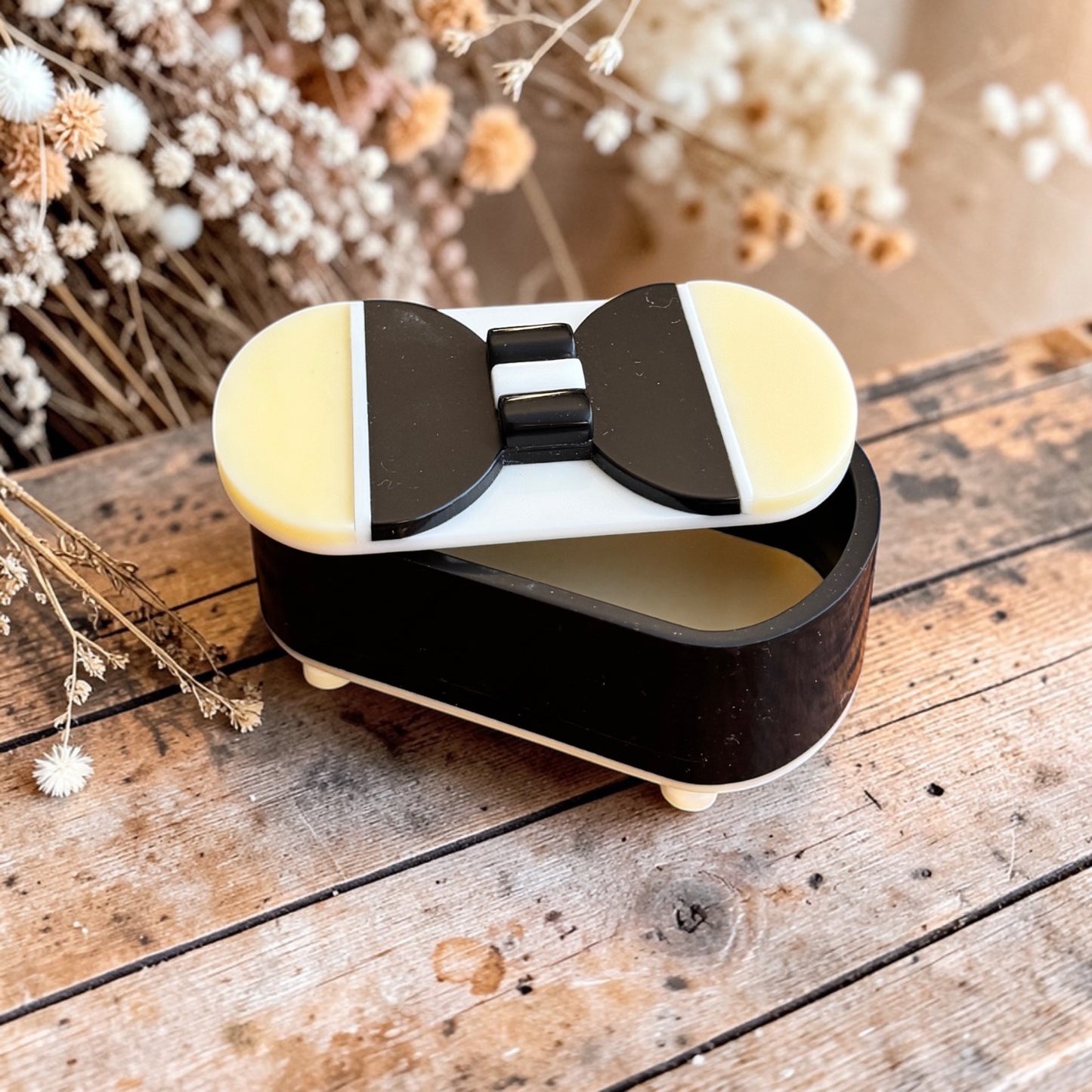Finn | Circa Am Oval Ort Box Petite