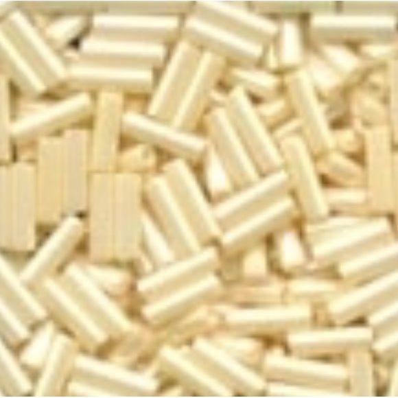 70123 Cream Small Bugle Glass Beads