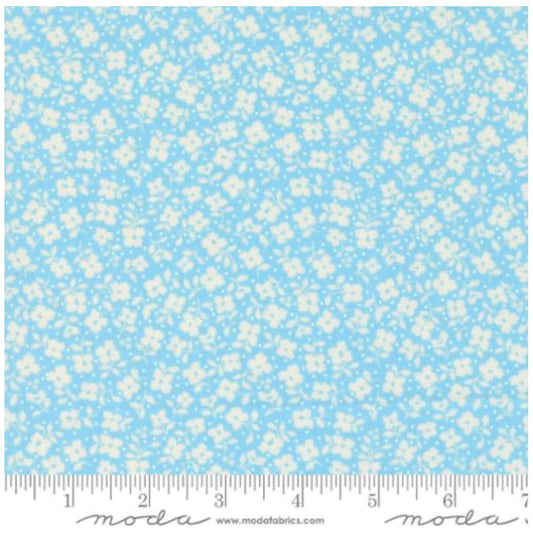 Dainty Meadow ~ Tossed Petals Small 31745 23 Bluebell