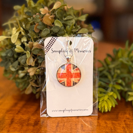 Samplings of Memories | Double Sided Zipper Pull - Union Jack and the American Flag