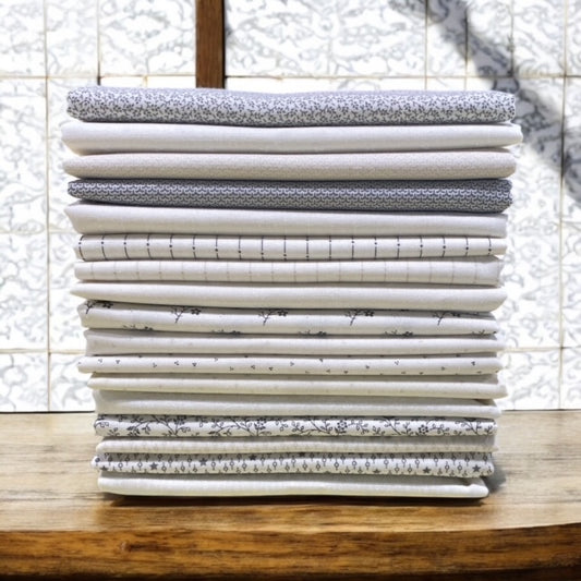 Itty Bitty BG ~ Fat Quarter Bundle ~ 17 pcs