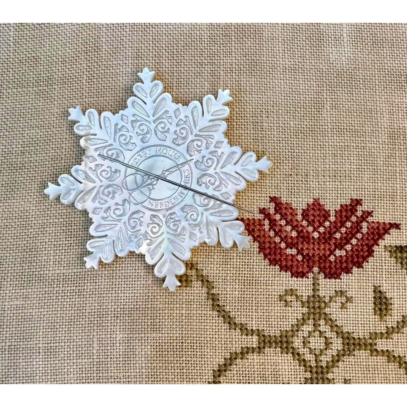 Hobby House Needleworks | Mother of Pearl Needle Minder  - Flocon de Neige