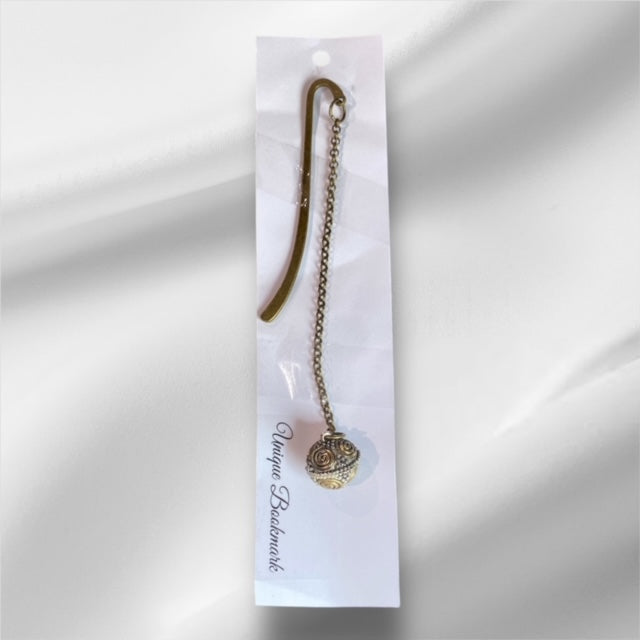 Paxe's Designs ~ Unique Bookmark