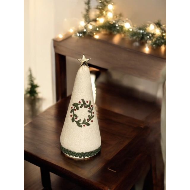 Paxe's Designs ~ Small Christmas Tree