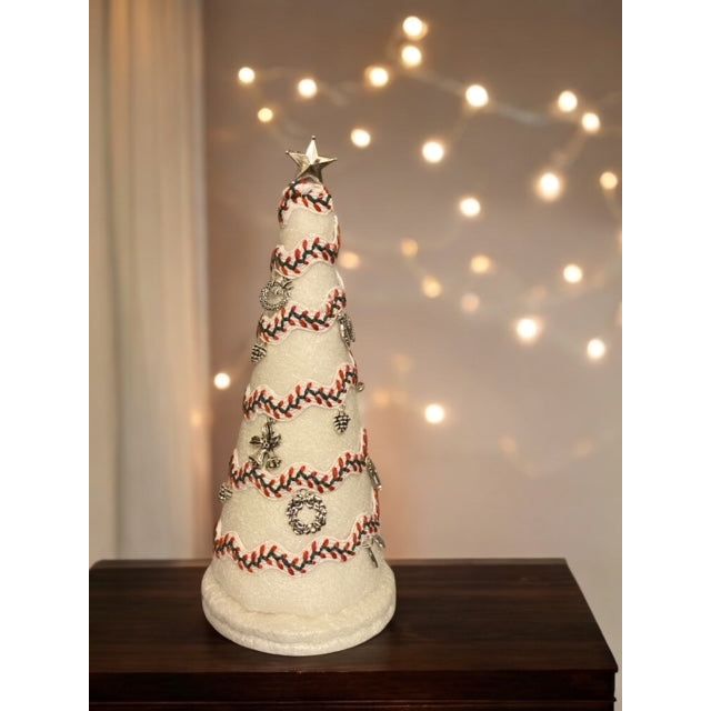 Paxe's Designs ~ Large Christmas Tree