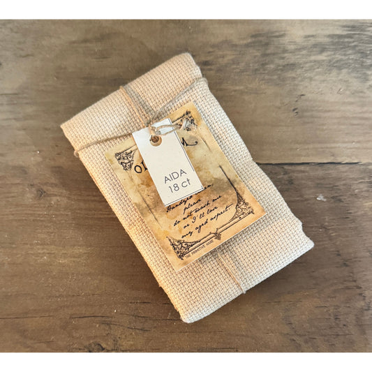 The Primitive Hare | 18 ct Old Salem Aida