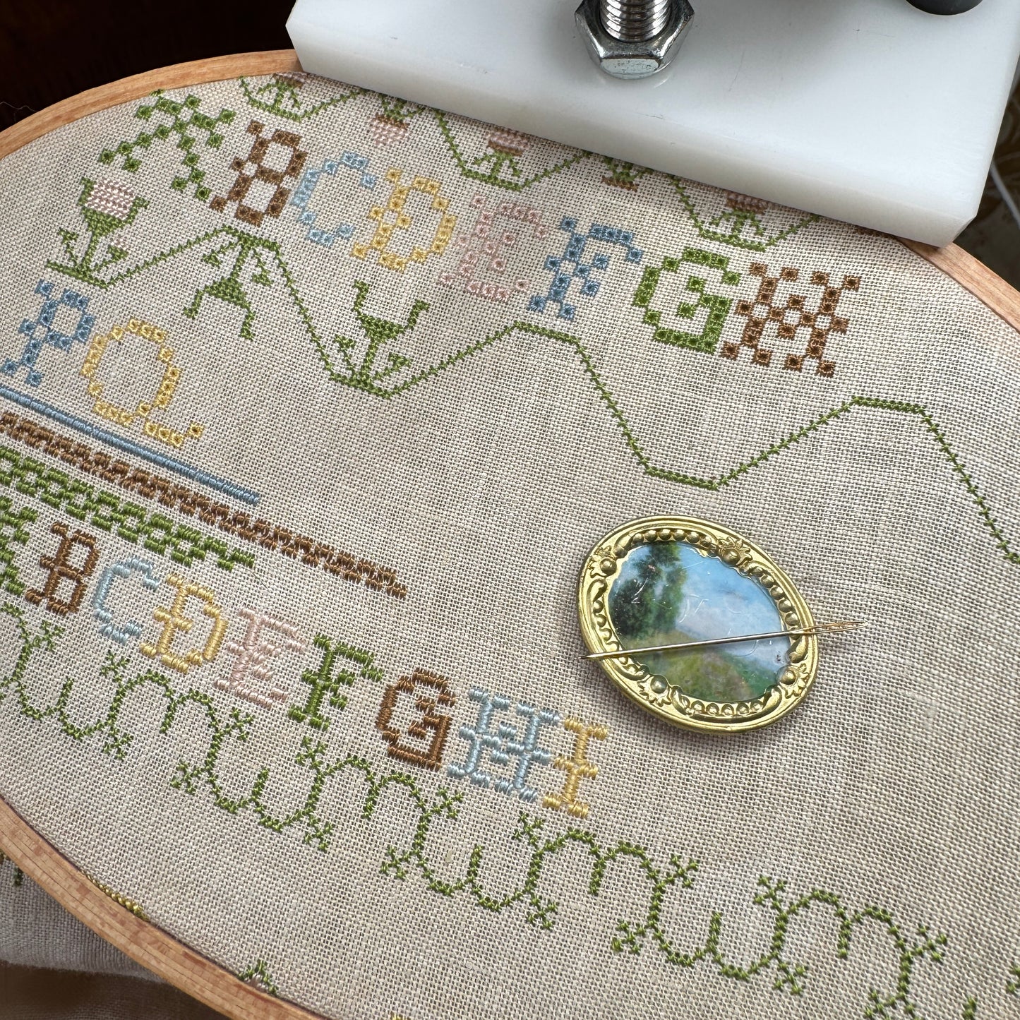 Hobby House Needleworks | Vintage Landscape Needle Minder