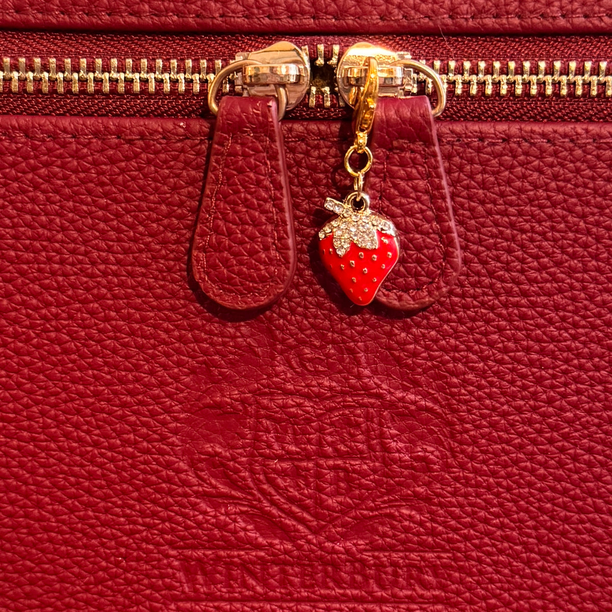 Jersey Girl Stitch Co | Rouge Fraise Zipper Pull