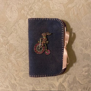 Paxe's Designs ~ Animal Needlebook