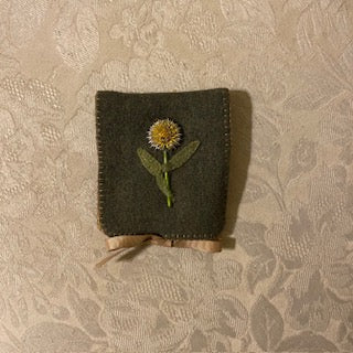 Paxe's Designs ~ Floral Pin Needlebook