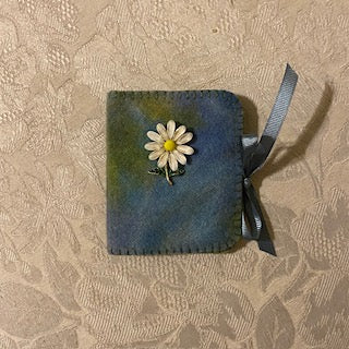 Paxe's Designs ~ Floral Pin Needlebook
