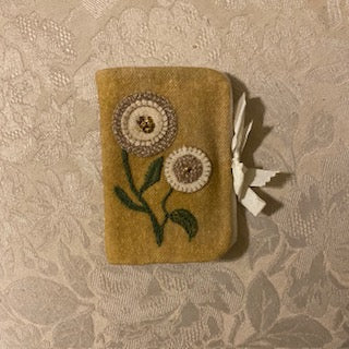 Paxe's Designs ~ Floral Pin Needlebook
