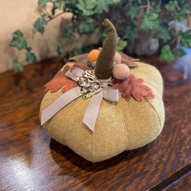 Paxe's Designs | #2 Large Pumpkin Pincushion