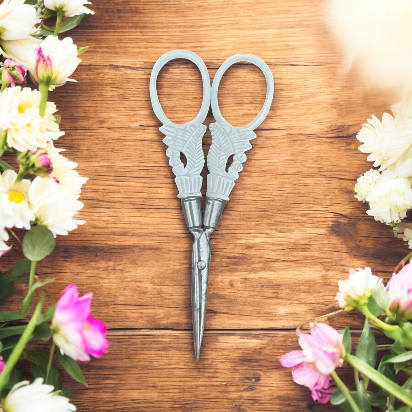 Valerie Roulot Curated Collection | Antique Scissors - Antique Mother of Pearl