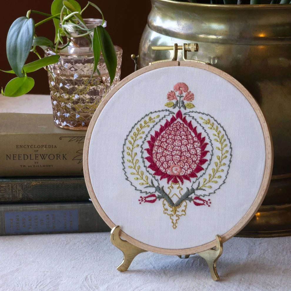 Avlea Folk Embroidery | Peloponnesian Pomegranate Embroidery Hoop KIt