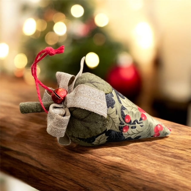 Paxe's Designs ~ Small Christmas Strawberry Pincushion/Ornament