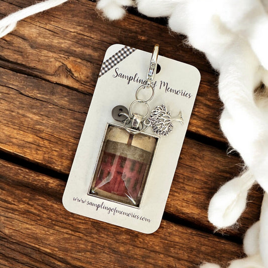 Sampling of Memories | Zipper Keep - Red Saltbox House (Small Lobster Clasp)
