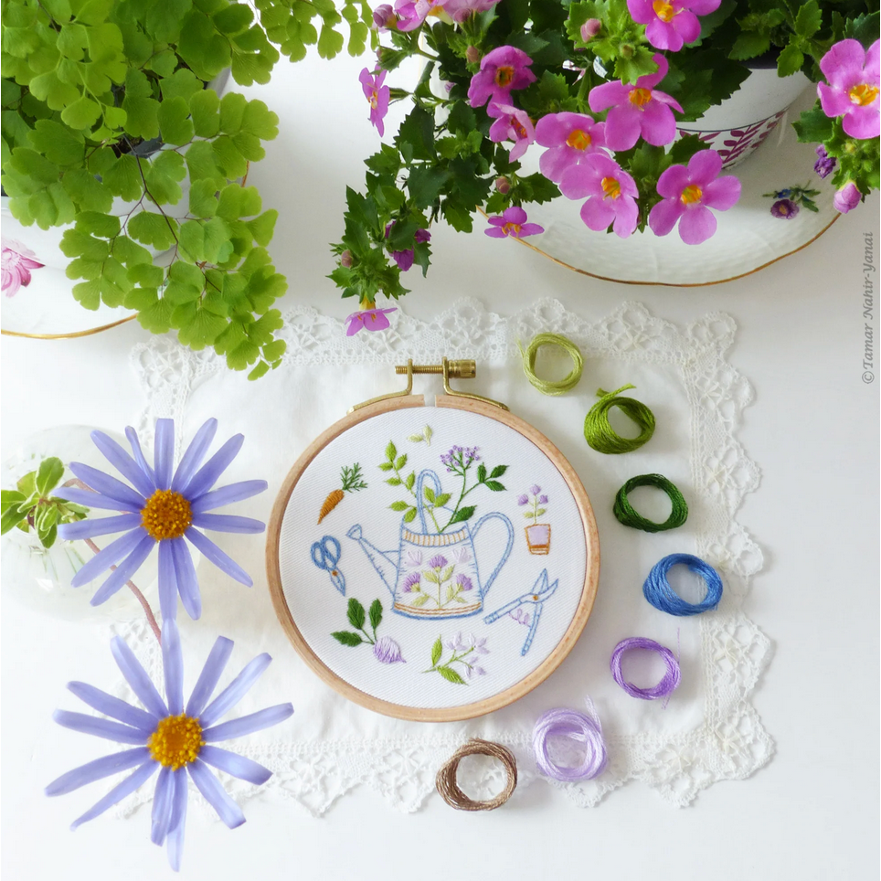 Circle of Flowers - 4 embroidery kit – Tamar Nahir-Yanai