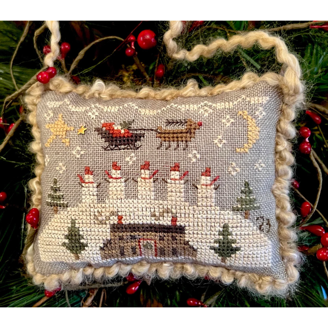 Homespun Elegance | 2023 Ornament Snowman Lookout