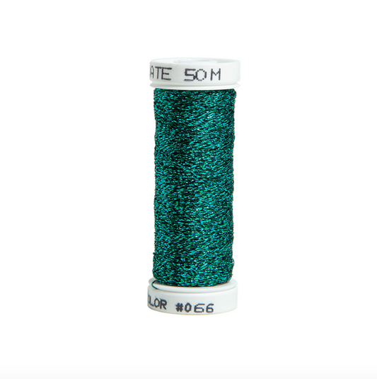 Accentuate Metallic Thread | 066 Pine Green