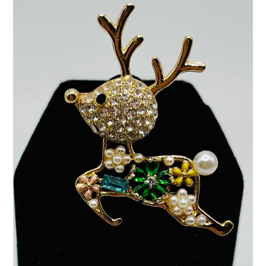 Small Crystal Reindeer Needle Minder/Magnet