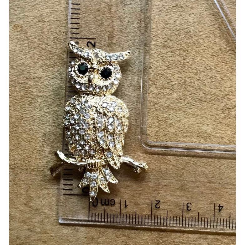 Crystal and Gold Small Owl Bird Needle Minder/Magnet