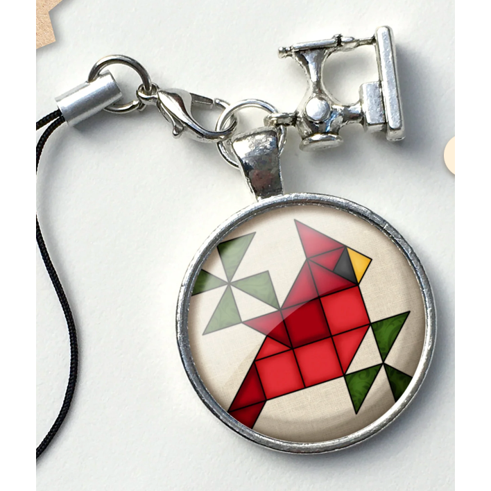 Patchwork Pendants | Cardinal Quilt Scissor Fob - Antique Brass